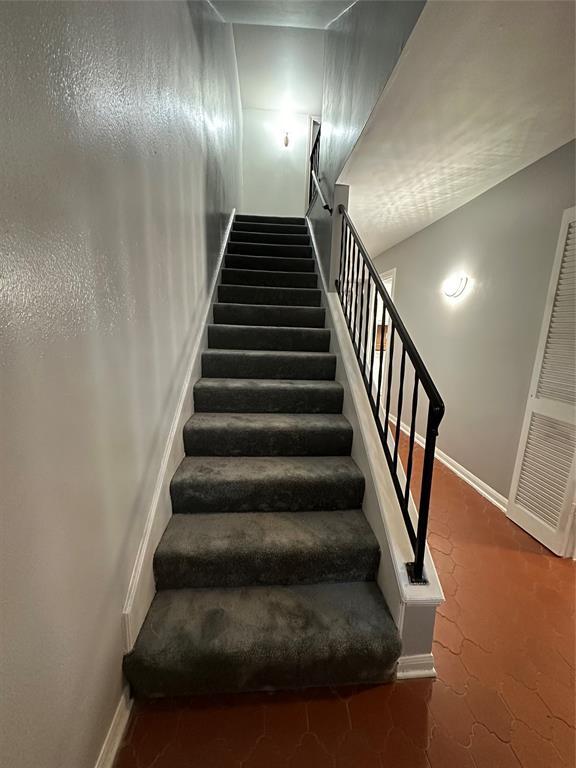 Foto del edificio - 5217 Arboles Dr