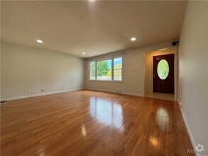 Building Photo - 165 Carmen Rd