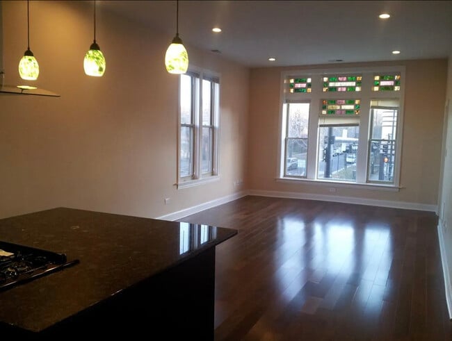 Building Photo - 4200 W Irving Park Rd