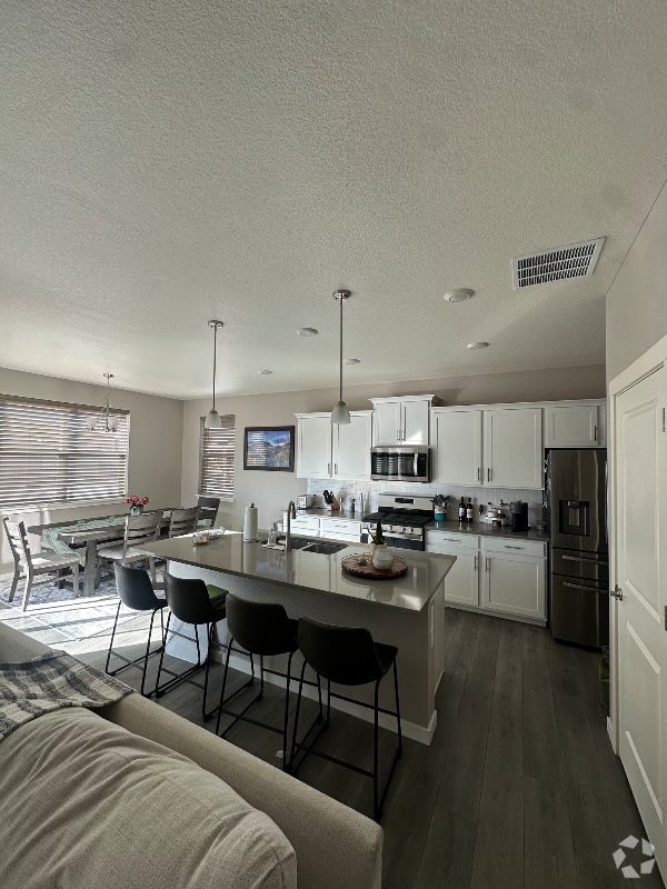 Building Photo - 18042 Dandy Brush Dr
