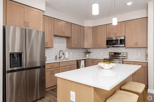 2BR, 2BA - Kitchen - Turnpike Ridge