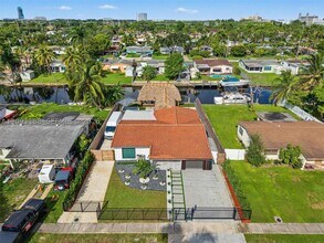 Building Photo - 4611 SW 34th Dr