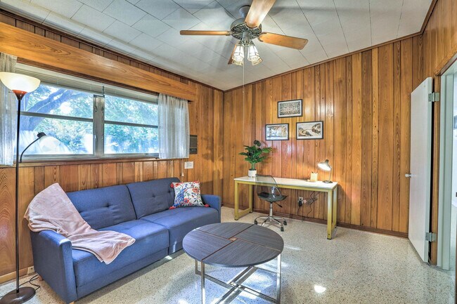 Foto del edificio - 1412 Country Club Rd N