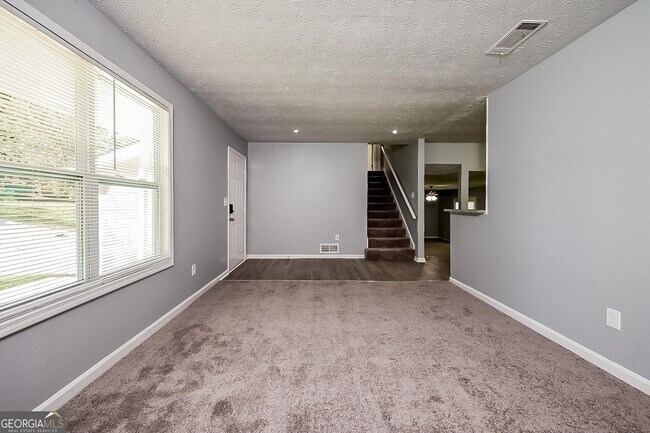 Building Photo - 1118 Walnut Creek Ln