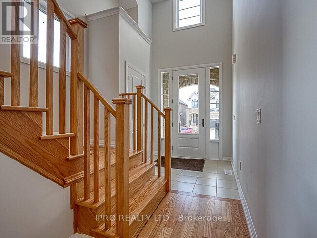 Photo du bâtiment - 830 Sobeski Ave