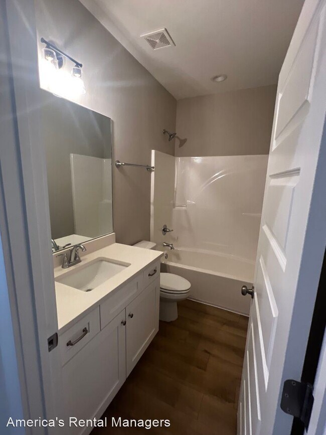 Foto del edificio - 4 br, 2 bath House - 121 Marietta Street