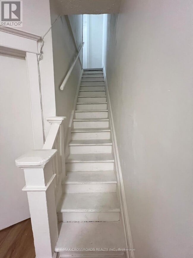 Building Photo - 82 Curzon St