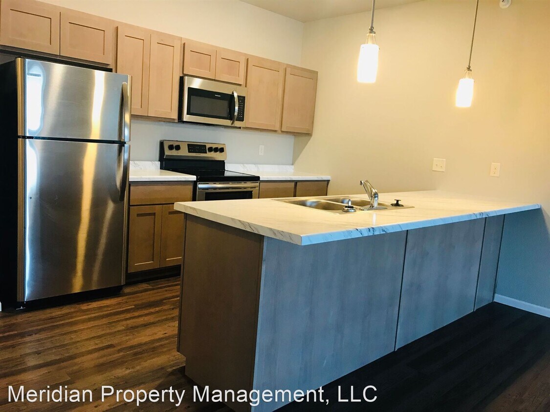 Primary Photo - 3 br, 2 bath Apartment - 1781 35th St S 17...