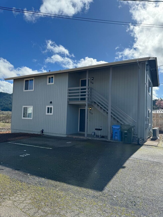 Building Photo - 924 S Comstock Rd