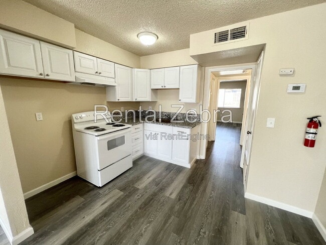 Building Photo - 1173 Kelso St