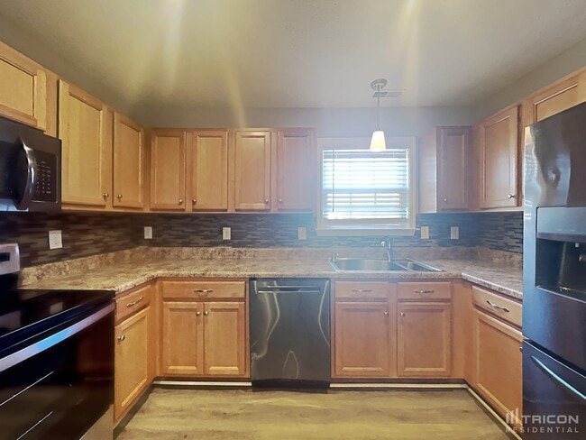 Foto del edificio - 901 Laramie Ct