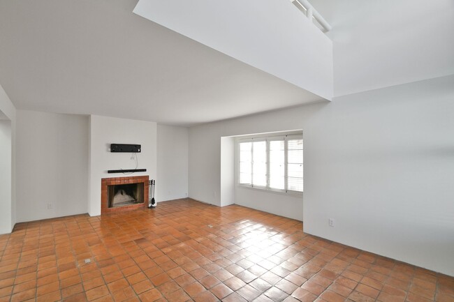 Foto del edificio - Large 1 Bedroom in Quiet Duplex at Manhatt...