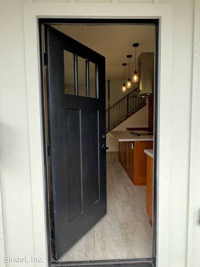 Building Photo - 3 br, 2 bath House - 1420 L ST