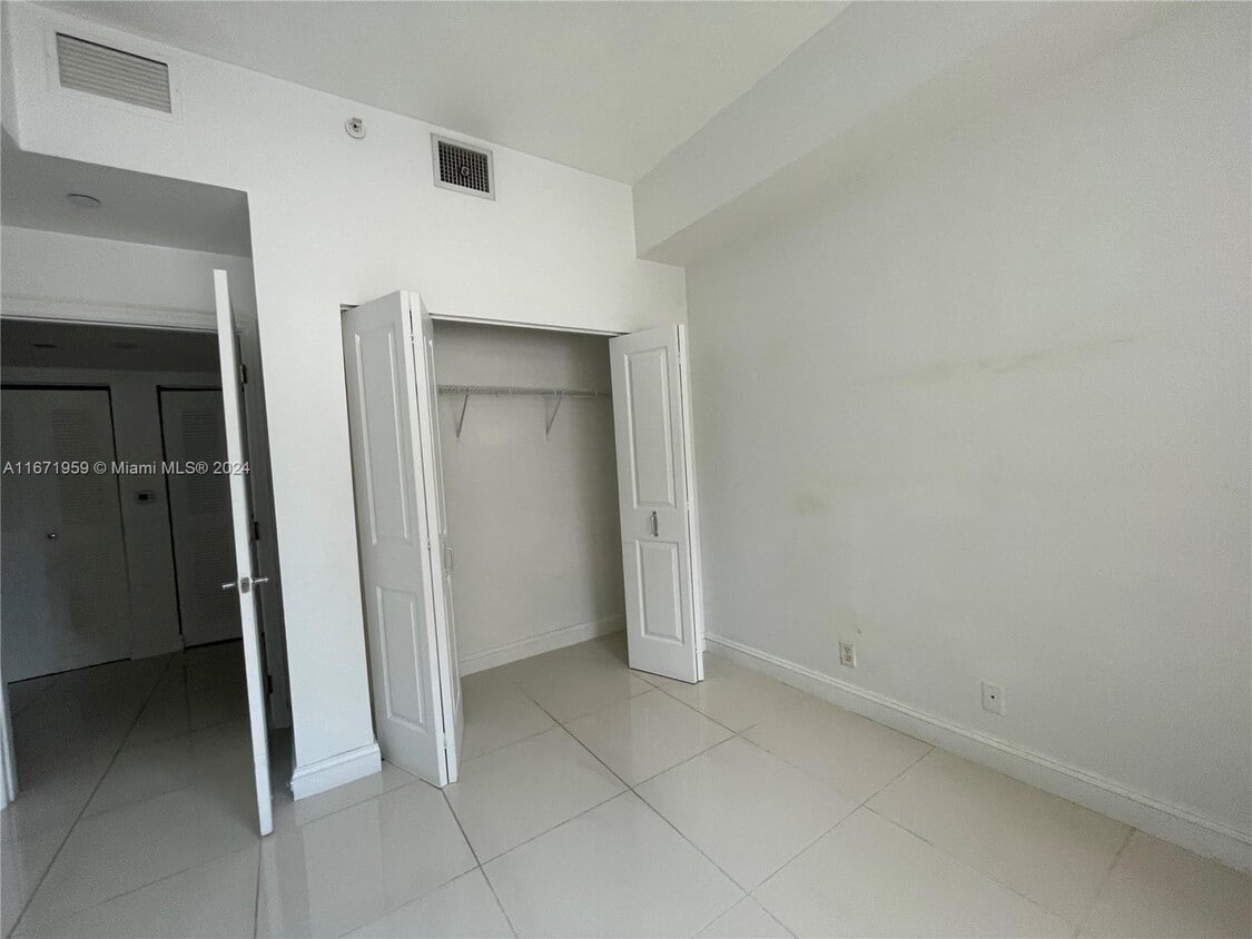 Building Photo - 111 E Flagler St