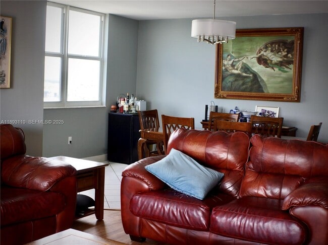 Building Photo - 300 Bayview Dr