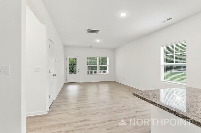 Building Photo - 4105 Snyder Dr