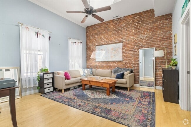 Building Photo - 371 Cardinal Medeiros Ave