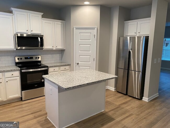 Building Photo - 216 Finley Dr