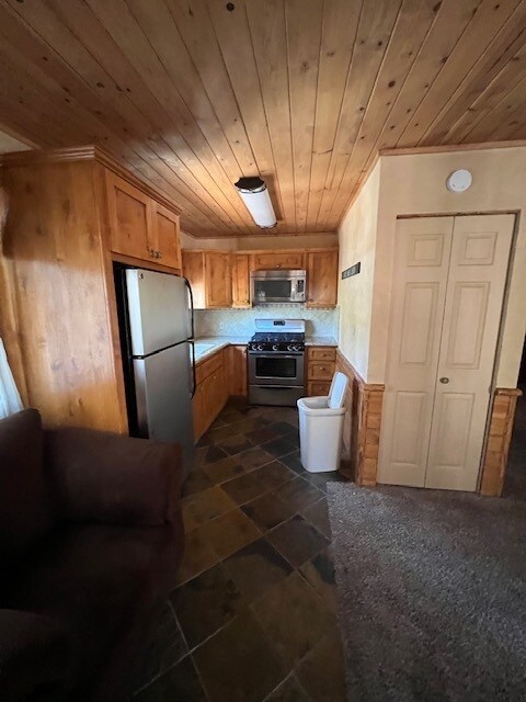 Building Photo - Centrally Located in Big Bear City