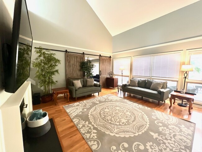 Foto del edificio - 2588 High Hammock Rd