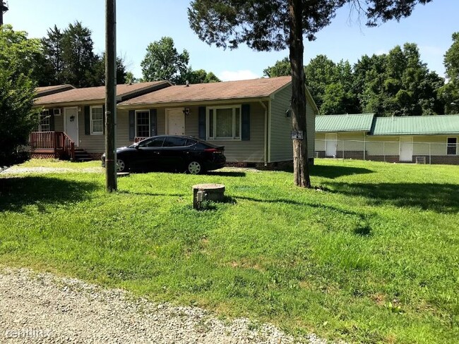 Building Photo - 1 br, 1 bath House - 121 Lynn Drive