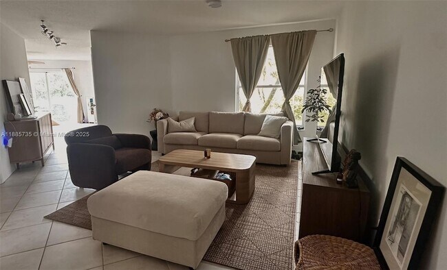 Foto del edificio - 2265 NW 170th Ave
