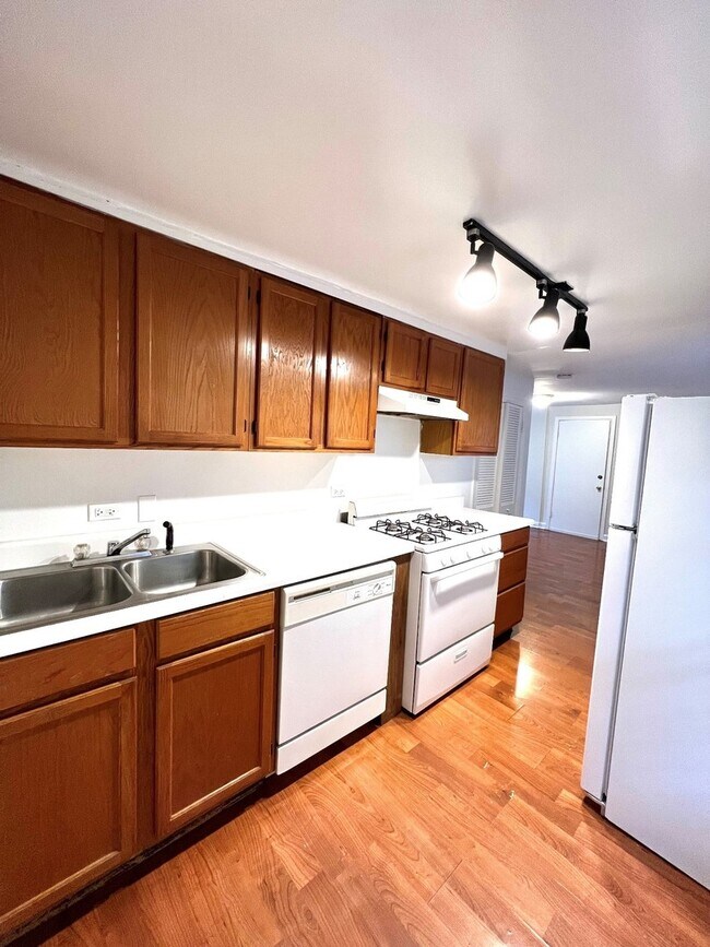 Foto del edificio - 2036 W Charleston St