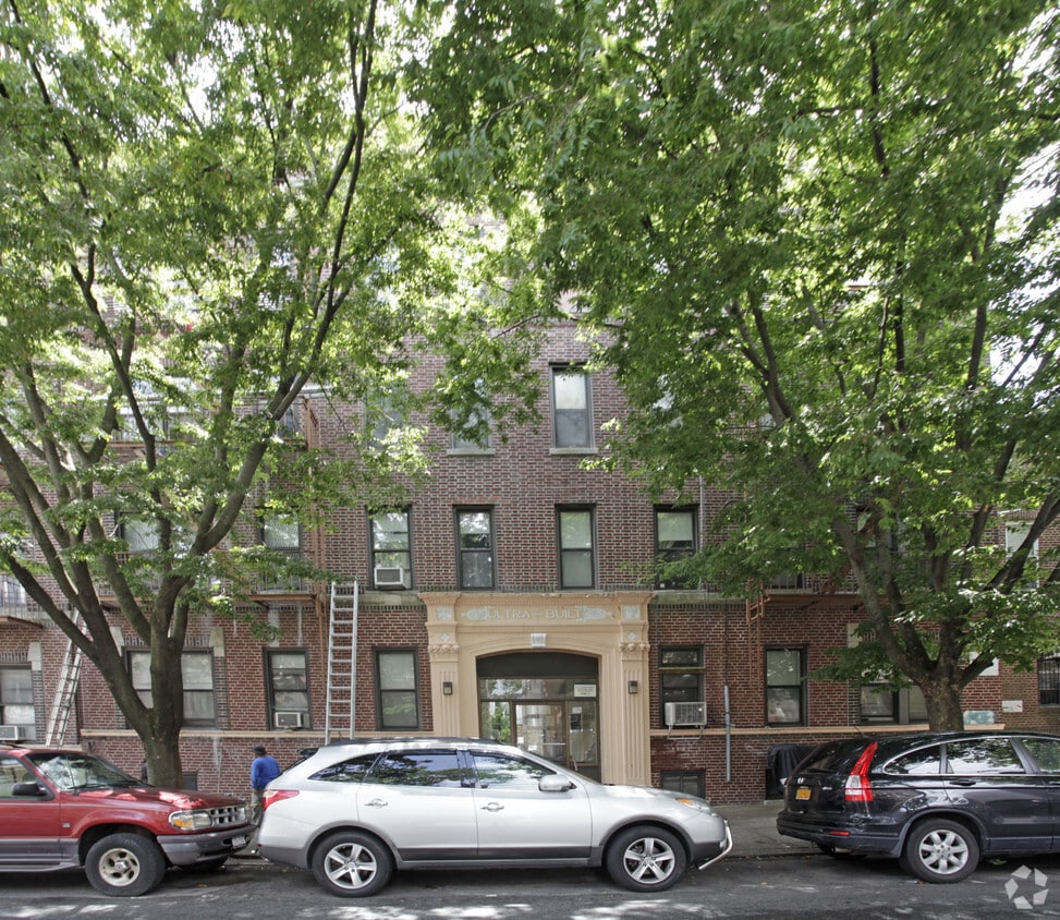 Building Photo - 968 47th St