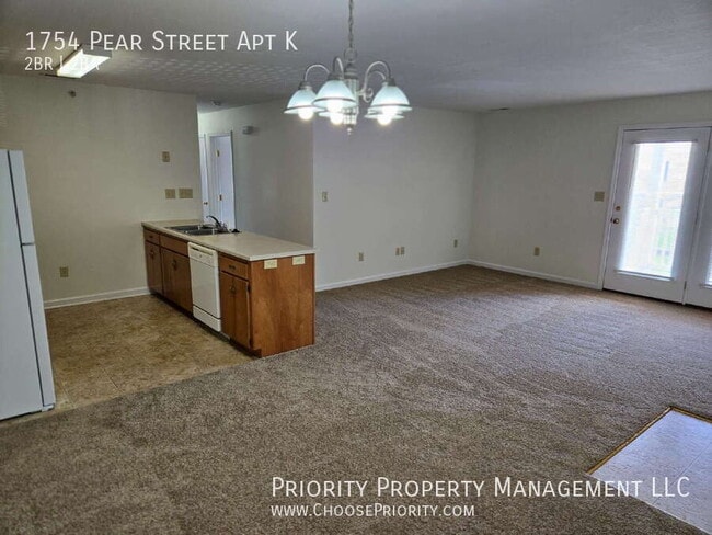 Building Photo - 1754 Pear St