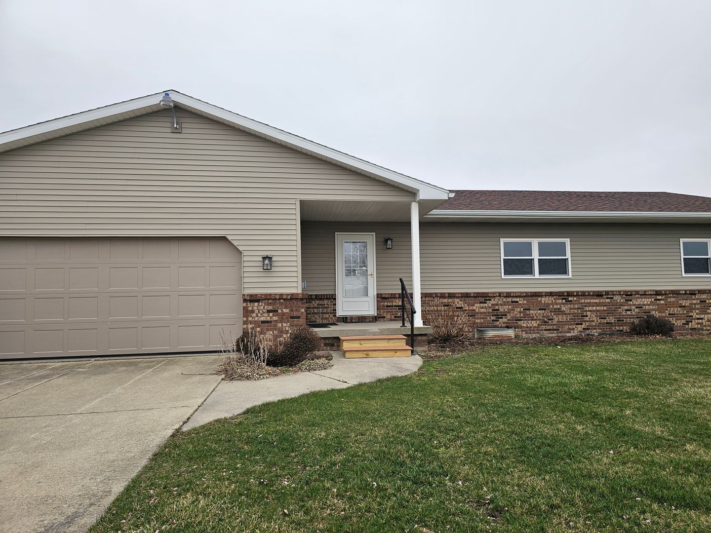 17781 Silverwood Rd Pemberville, OH 43450 – photo 1 of 32