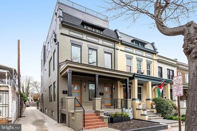 Building Photo - 1023 Irving St NW