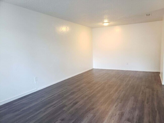 Building Photo - 8529 Channelview Cir