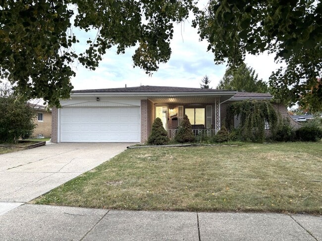 Building Photo - 3559 Janet Dr