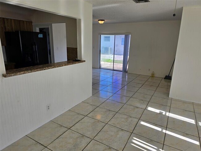 Foto del edificio - 433 SW 61st Terrace