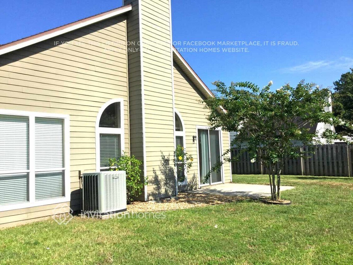 Building Photo - 14092 Summer Breeze Dr