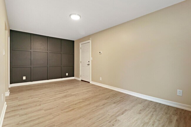 Foto del edificio - 4903 Spencer Ave