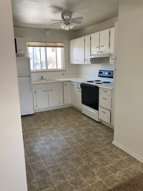 Kitchen - 626 Grant St