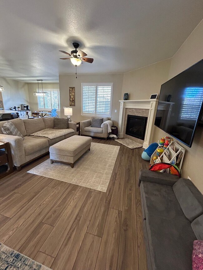 Foto del edificio - Spacious 5-Bed, 5-Bath Home in Erie’s Sunwest North Community