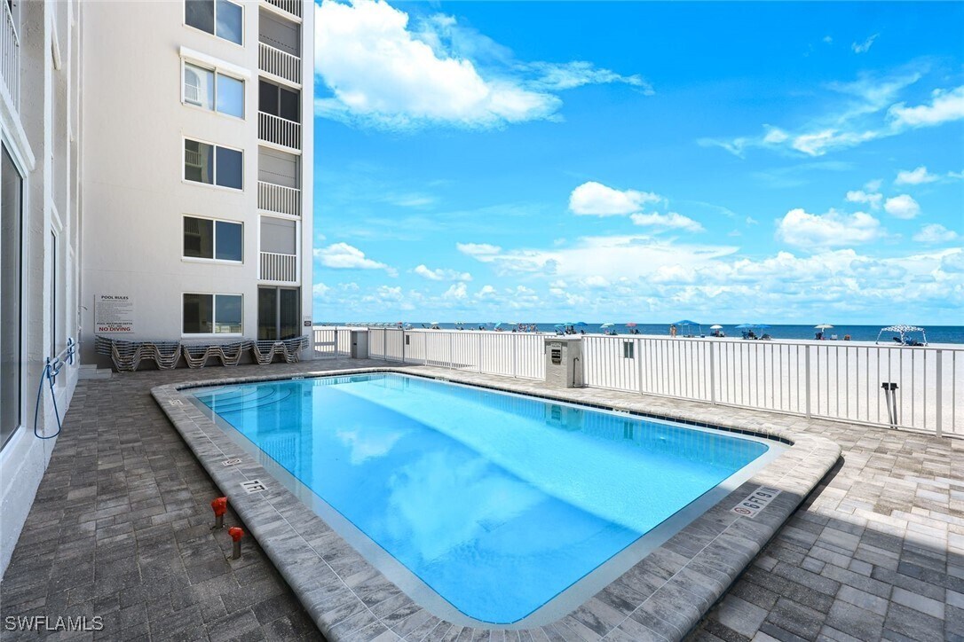 Foto principal - 26000 Hickory Blvd