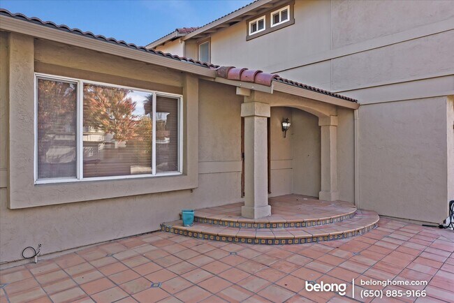 Building Photo - 2706 Los Altos Dr