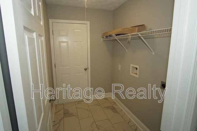 Building Photo - 746 Colony Village Way