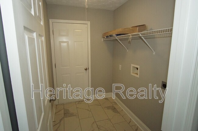 Foto del edificio - 746 Colony Village Way