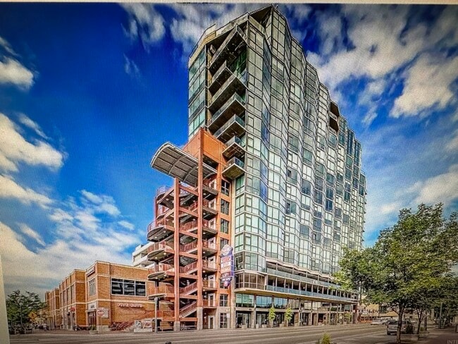 Building Photo - 851 W Front St