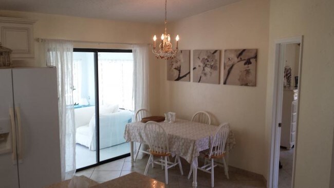 Foto del edificio - 741 Tumblebrook Dr