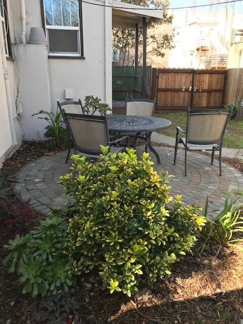 Foto del edificio - 2415 Marti Rae Ct