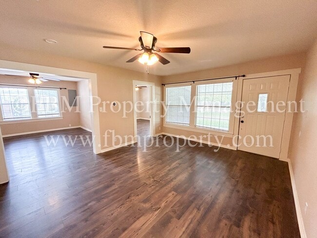 Building Photo - 212 W Marshall St