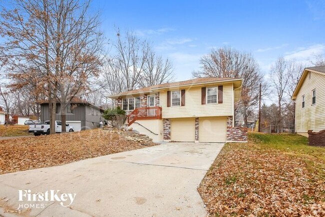 Building Photo - 7625 NW Milrey Dr