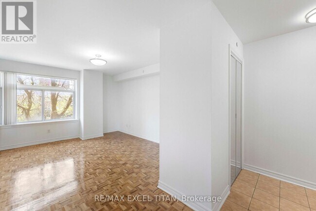 Photo du bâtiment - 1407 Dupont St
