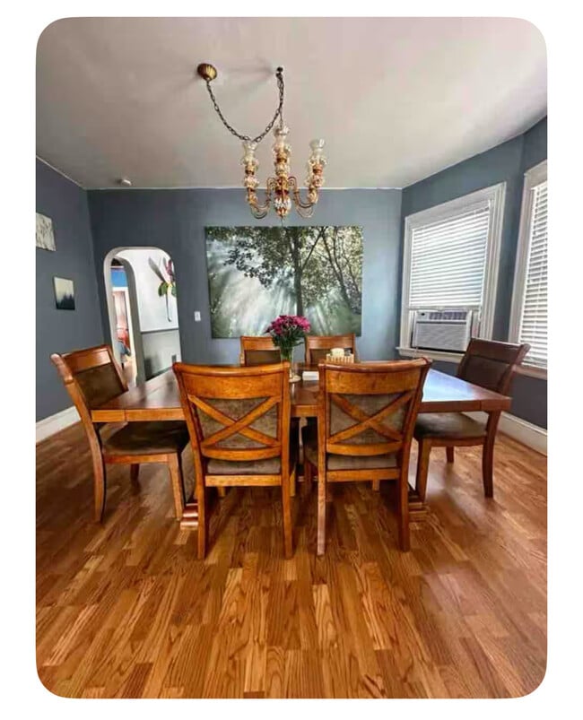 Dining - 105 Vinton St