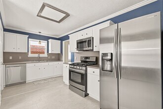 Building Photo - 6606 Wide Creek Dr